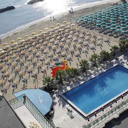 Club Esse Mediterraneo Монтесильвано Экстерьер фото