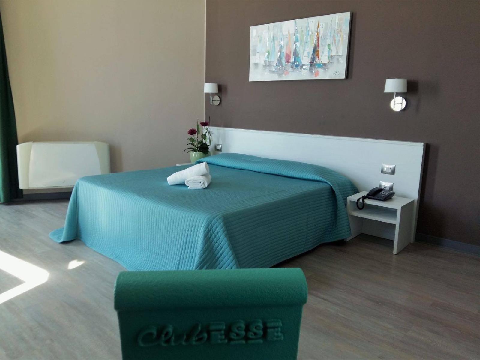 Club Esse Mediterraneo Монтесильвано Экстерьер фото