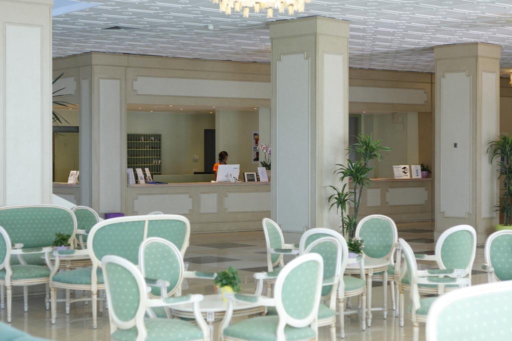 Club Esse Mediterraneo Монтесильвано Экстерьер фото