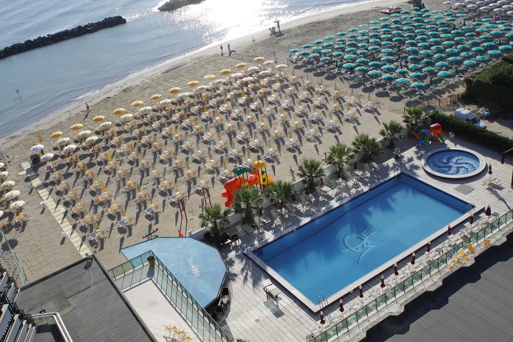 Club Esse Mediterraneo Монтесильвано Экстерьер фото