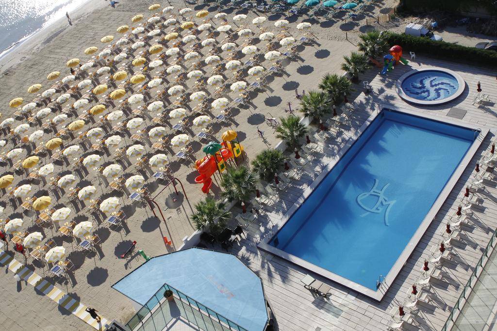 Club Esse Mediterraneo Монтесильвано Экстерьер фото