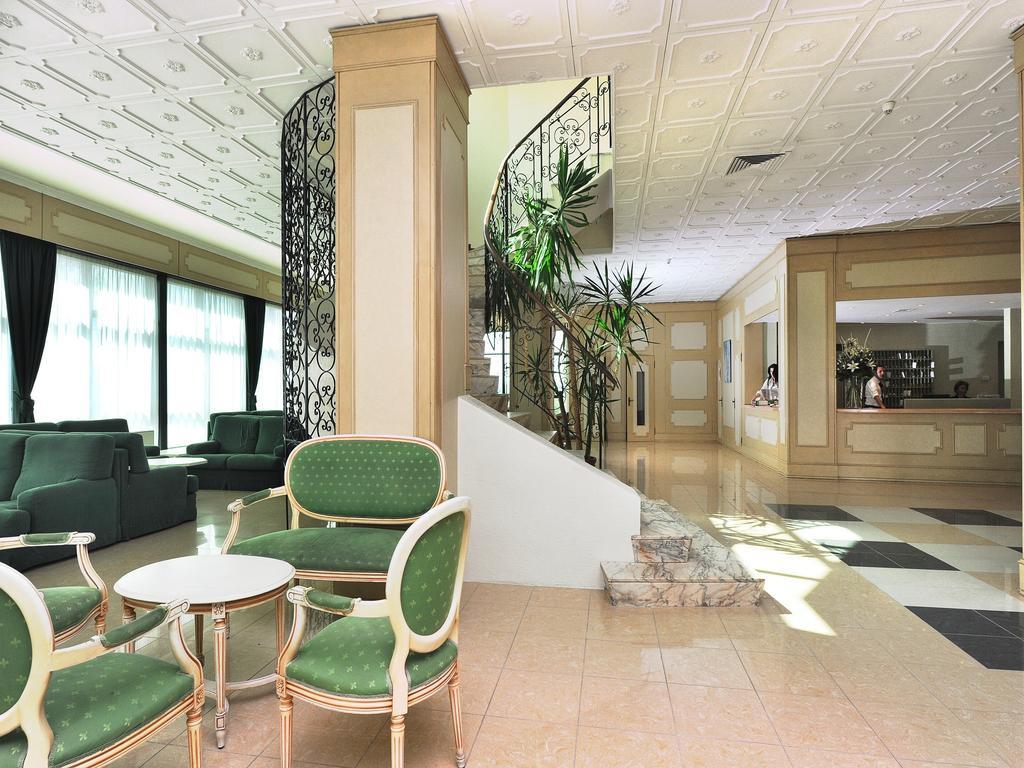 Club Esse Mediterraneo Монтесильвано Экстерьер фото